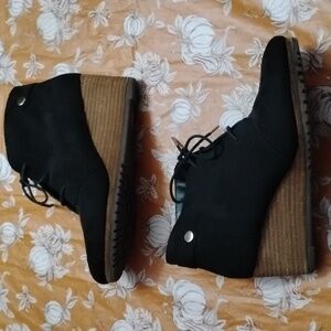 Dr. Scholls Size 7 Continue Ankle Booties Lace Up Suede Black Wedge Heels